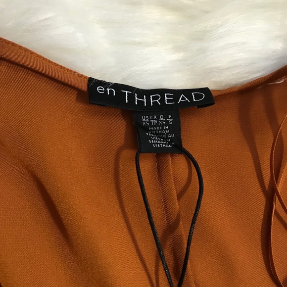 En Thread Golden Oak Notched Blouse .Size XS - Picture 6 of 8